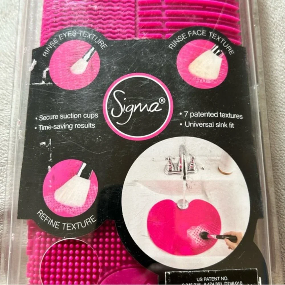 SIGMA SPA® EXPRESS BRUSH CLEANING MAT- NIB- PINK